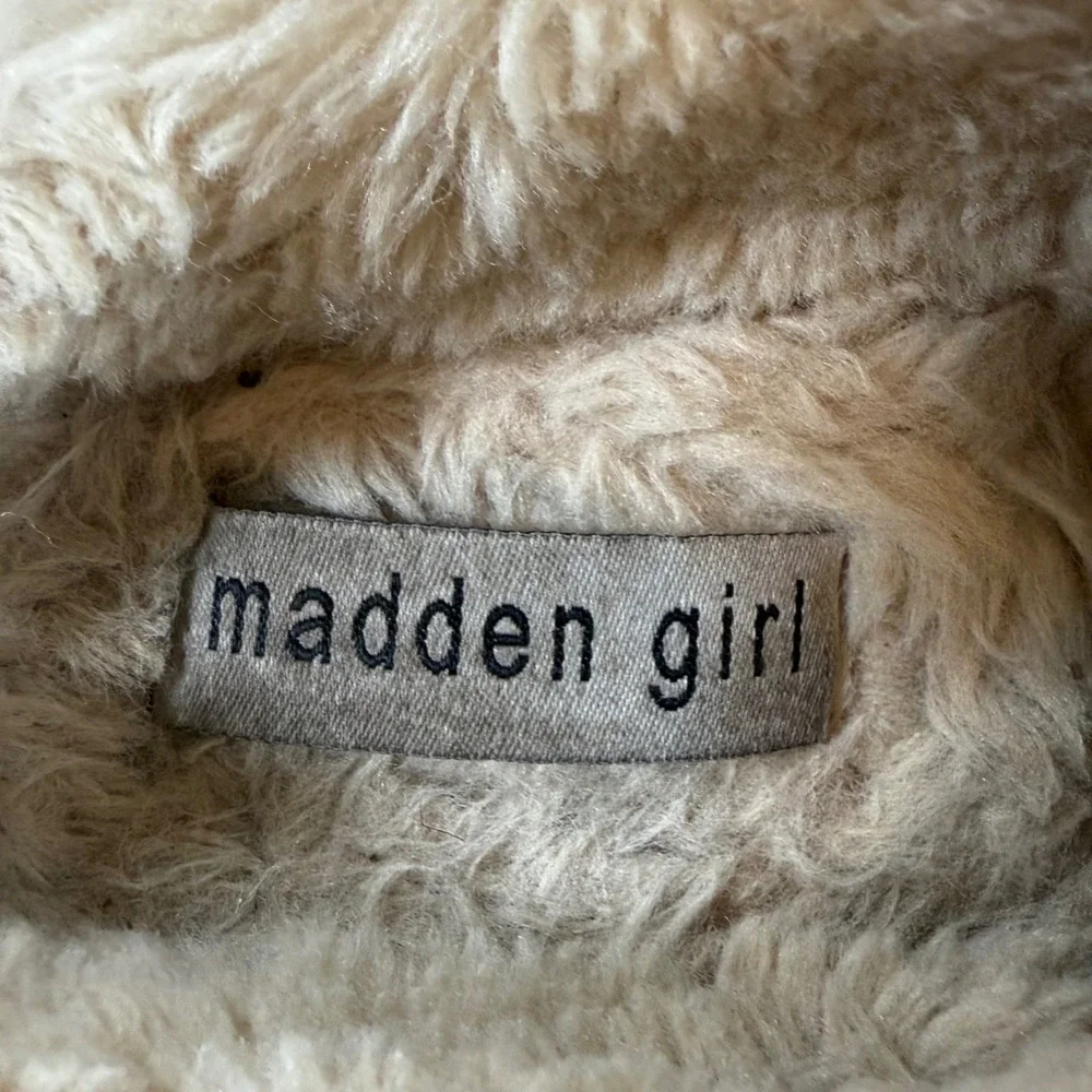 Madden Girl Kids Faux Suede Slippers Tan Faux Fur Lined Embroidered Trim Trim‎
